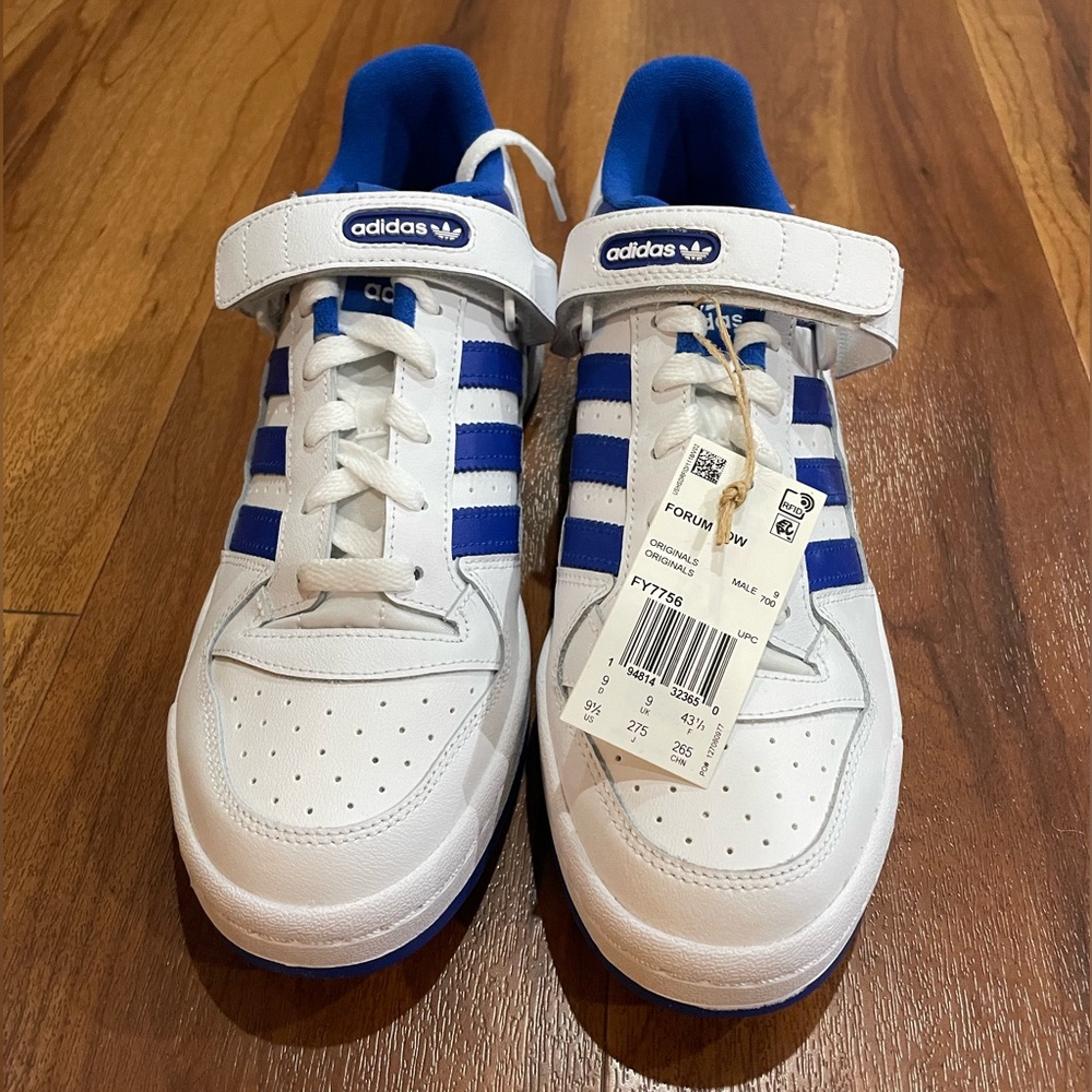 Men’s 9 1/2 adidas forum low